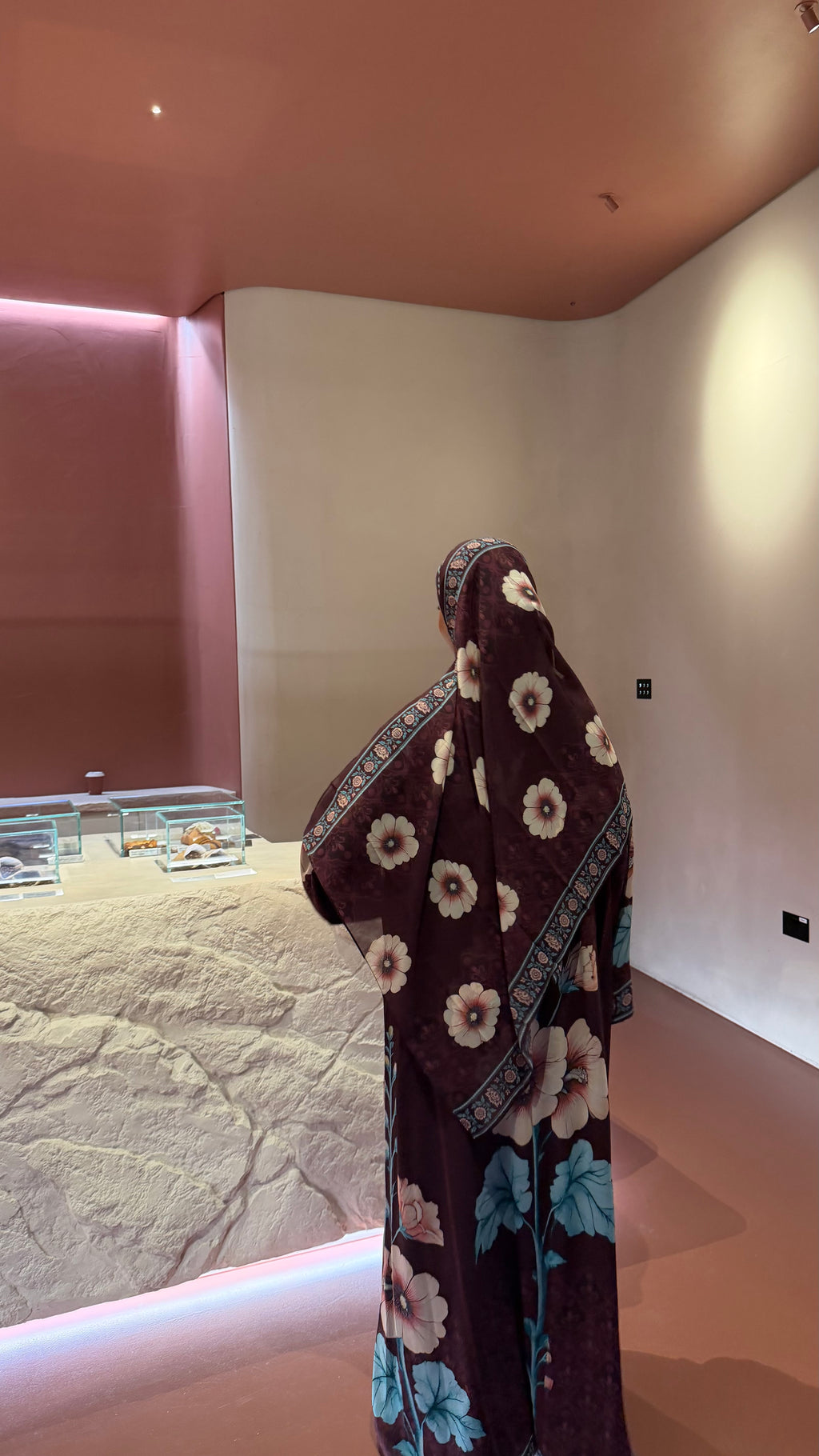 Rose abaya